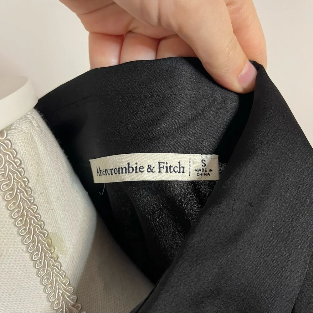 Abercrombie & fitch black satin short sleeve cropped polo - Picture 3 of 5